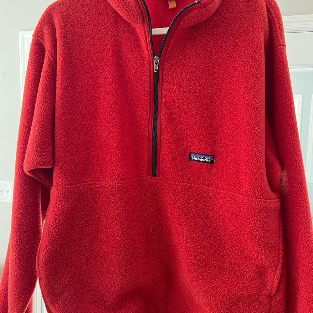 Patagonia large pullover.